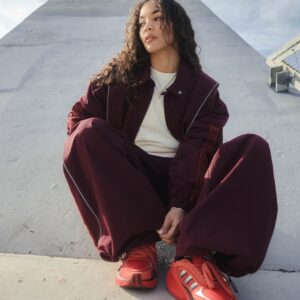 Saatnya tampil sporty dan stylish dengan koleksi terbaru dari Adidas!